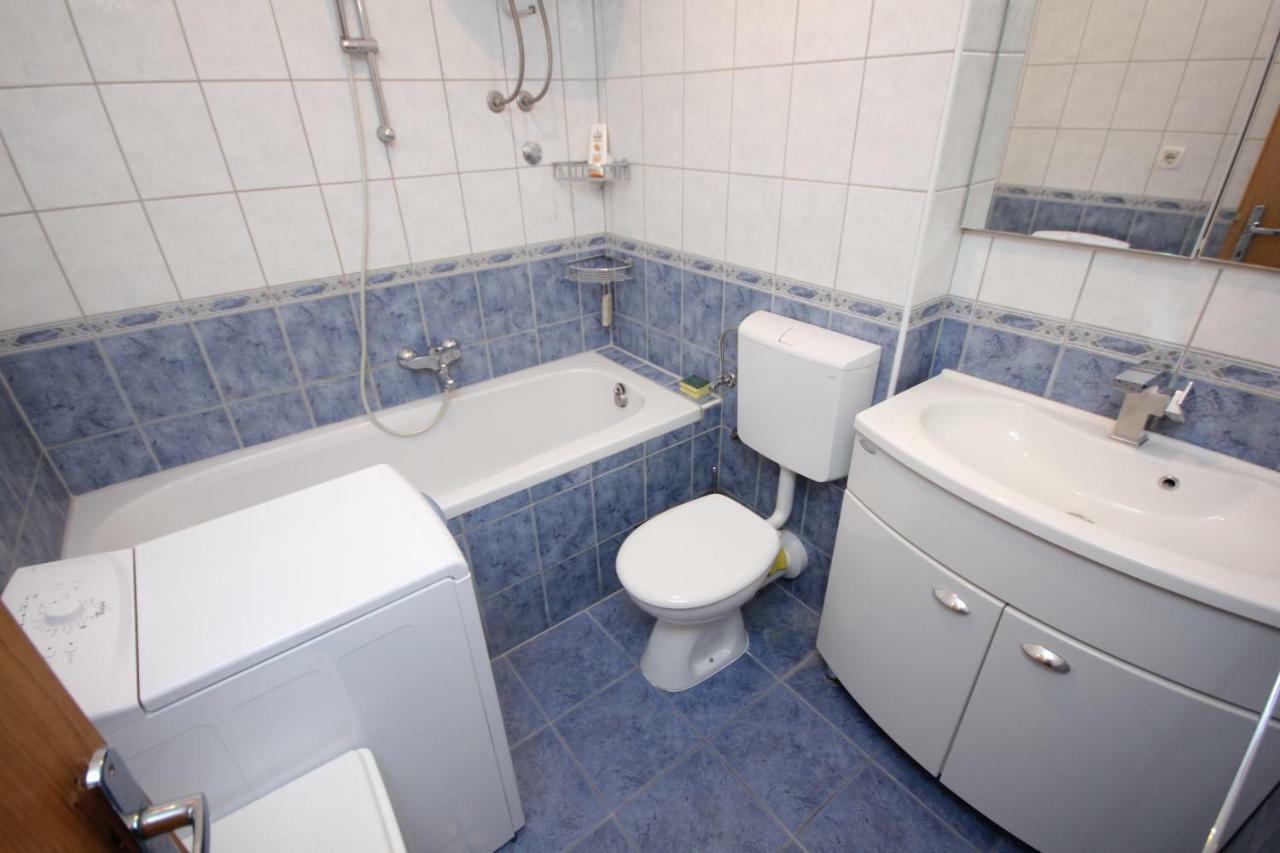 Apartment Karlo Near The Most Beautiful Beach Znjan Split Exterior photo